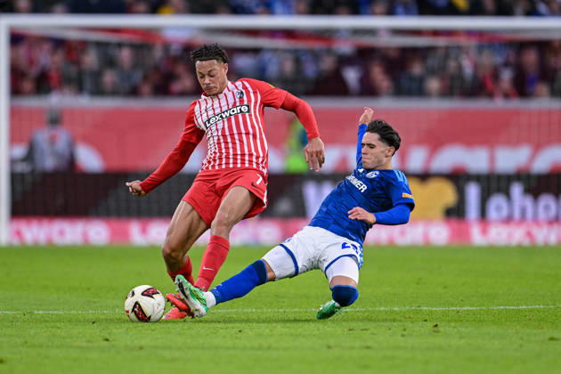 11.10.2026, Fussball, Saison 2026 2027, Bundesliga, SC Freiburg - FC Schalke 04, Derry Scherhant (SC Freiburg), Soufiane El-Faouzi (FC Schalke 04) xRHR-FOTO YYx Copyright: KROEGER RHR-FOTOx RHR-FOTO YY