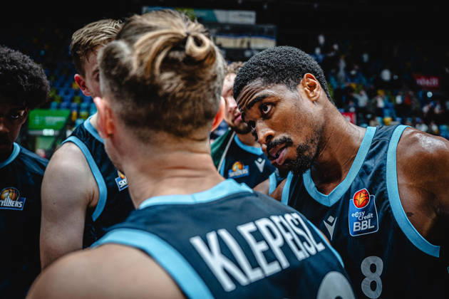 11.10.2026, xhfmx, Basketball easyCredit BBL Bundesliga, Frankfurt Skyliners - Veolia Towers Hamburg v.l. Till Pape (Skyliners Frankfurt), Thomas Klepeisz (Skyliners Frankfurt), William Christmas (Skyliners Frankfurt) Frankfurt am Main