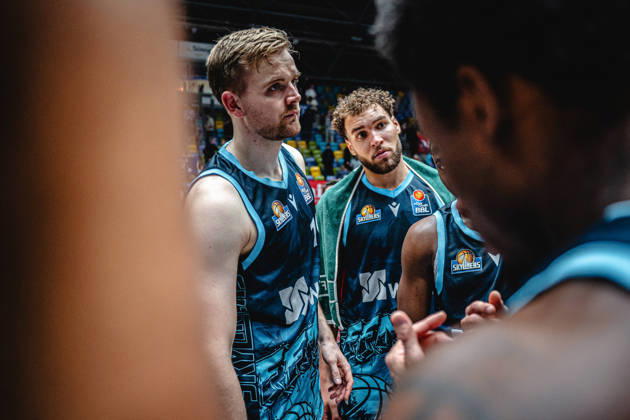 11.10.2026, xhfmx, Basketball easyCredit BBL Bundesliga, Frankfurt Skyliners - Veolia Towers Hamburg v.l. Till Pape (Skyliners Frankfurt), Race Thompson (Skyliners Frankfurt) Frankfurt am Main