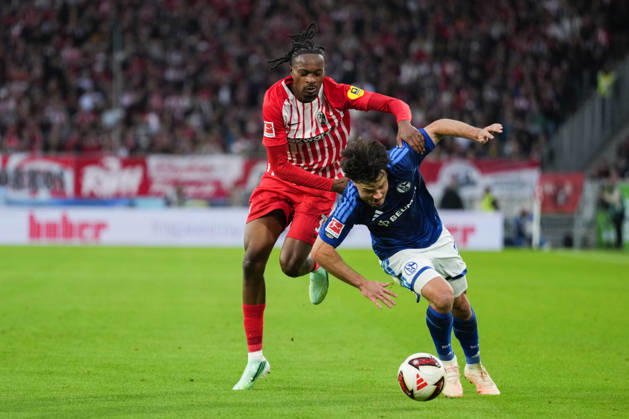 1. Bundesliga: SC Freiburg vs FC Schalke 04, 11.10.2026 Zweikampf zwischen Adrian Gantenbein (FC Schalke 04, 17) und Jordy Makengo (SC Freiburg, 33) 1. Bundesliga: SC Freiburg vs FC Schalke 04, Europa-Park-Stadion, 11.10.2026 DFB DFL REGULATIONS PROHIBIT ANY USE OF PHOTOGRAPHS AS IMAGE SEQUENCES AND OR QUASI-VIDEO. Copyright: xBEAUTIFULxSPORTS Boscox