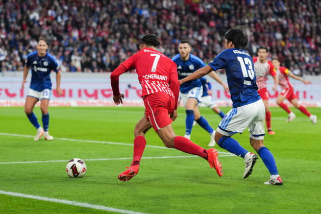 1. Bundesliga: SC Freiburg vs FC Schalke 04, 11.10.2026 Zweikampf zwischen Satoshi Tanaka (FC Schalke 04, 13) und Derry Scherhant (SC Freiburg, 7) 1. Bundesliga: SC Freiburg vs FC Schalke 04, Europa-Park-Stadion, 11.10.2026 DFB DFL REGULATIONS PROHIBIT ANY USE OF PHOTOGRAPHS AS IMAGE SEQUENCES AND OR QUASI-VIDEO. Copyright: xBEAUTIFULxSPORTS Boscox