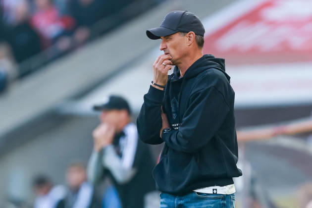 1. Bundesliga - 26 27 - 1. FC Köln - Borussia Mönchengladbach am 11.10.2026 im RheinEnergieSTADION in Köln Trainer Alexander Blessin (Moenchengladbach) unzufrieden, enttäuscht, enttaeuscht, niedergeschlagen