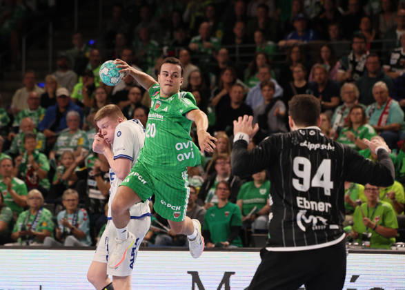 GER HBL Saison 2026 2027 FÜCHSE Berlin vs. TBV Lemgo, 11.10.26, MAX-SCHMELING-HALLE, Berlin, Tim FREIHÖFER (Füchse Berlin 20), Domenico EBNER (TBV Lemgo Lippe 94)
