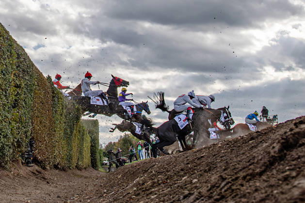 The 136th Grand Pardubice Steeplechase (6,900m), in Pardubice, Czech Republic, on October 11, 2026. The horses cross the Taxis Ditch. (CTKxPhoto DavidxTanecek) CTKPhotoP2026101105376  CTKPhotoP2026101105376