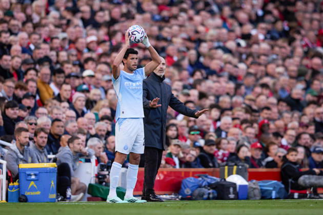 LIVERPOOL, ENGLAND - OCTOBER 11: Matheus Nunes of Manchester City (L) looks on and Head Coach of Manchester City, Enzo Maresca gestures (R) during the Premier League 2026 27 football match between Liverpool FC and Manchester City at Anfield on October 11, 2026 in Liverpool, England. (Photo by Koby Abbott Sports Press Photo) Copyright: xKobyxAbbott SportsxPressxPhotox Sportspressphoto_SPR252477