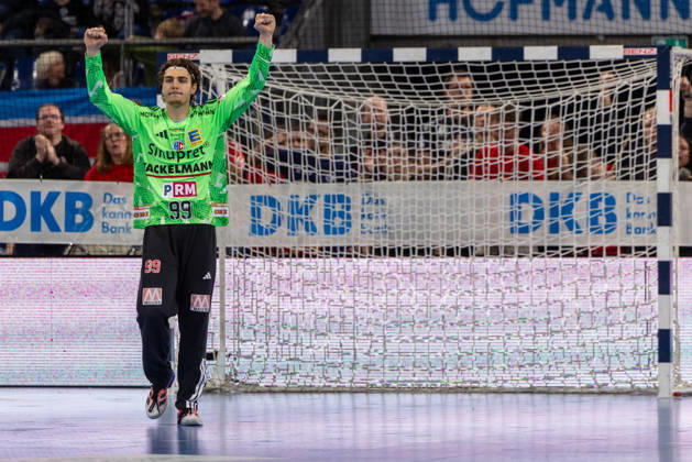 Torwart Tin Herceg (HC Erlangen, 99) jubelt am Tor. GER, HC Erlangen vs. MT Melsungen, Handball, Opel Handball-Bundesliga, 8. Spieltag, Spielzeit 2026 2027, 11.10.2026 GER, HC Erlangen vs. MT Melsungen, Handball, Opel Handball-Bundesliga, 8. Spieltag, Spielzeit 2026 2027, 11.10.2026 Nuernberg Copyright: xEibner-Pressefoto ArdanxFuessmanx EP_AFN