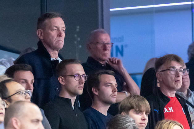 Auch in der Halle Bundestrainer Alfred Gislason GER, HC Erlangen vs. MT Melsungen, Handball, Opel Handball-Bundesliga, 8. Spieltag, Spielzeit 2026 2027, 11.10.2026 GER, HC Erlangen vs. MT Melsungen, Handball, Opel Handball-Bundesliga, 8. Spieltag, Spielzeit 2026 2027, 11.10.2026 Nuernberg Copyright: xEibner-Pressefoto ArdanxFuessmanx EP_AFN