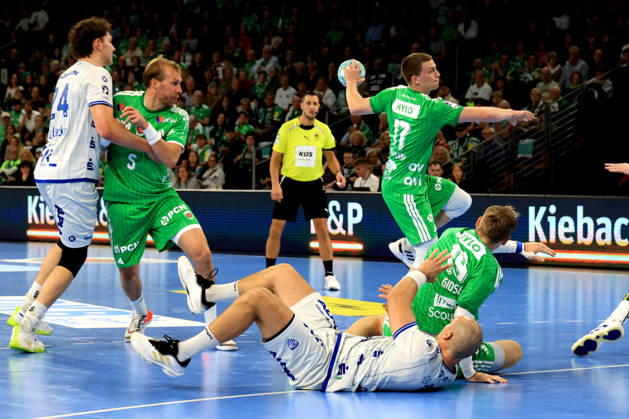 11.10.2026, GER Deutschland, Handball, 1.Bundesliga, 27.08.2026, Saison 2026 2027, Berlin, Fuechse Berlin vs TBV Lemgo Lippe Nils Lichtlein ( Fuechse Berlin 17 ), Mathias Gidsel ( Fuechse Berlin 19 ), Christian O Sullivan ( Lemgo 9 ) nordphoto GmbH Engler Berlin Max-Schmeling-Halle Berlin Deutschland Copyright: xNordphotox xEnglerx