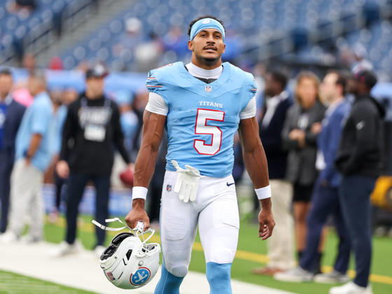 Oct 11, 2026; Nashville, TN, USA; Tennessee Titans wide receiver Elic Ayomanor (5) walks off the field during warm-ups prior to the NFL, American Football Herren, USA regular season game between the Houston Texans and Tennessee Titans at Nissan Stadium. Mandatory Credit: -Cal Media Nashville USA - ZUMAc04_ 20261011_zma_c04_026 Copyright: xStephenxFurstx