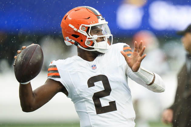 Oct 11, 2026; East Rutherford, NJ, USA; Cleveland Browns quarterback Shedeur Sanders (2) warms up prior to an NFL, American Football Herren, USA game against the New York Jets at MetLife Stadium. Mandatory Credit: -Cal Media East Rutherford USA - ZUMAc04_ 20261011_zma_c04_035 Copyright: xChrisxSzagolax