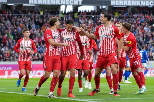 Maximilian Eggestein (SC Freiburg, 08), Derry Scherhant (SC Freiburg, 07), Igor Matanovic (SC Freiburg, 31), Torjubel, Emotionen, Torschuss, Abschluss, Torerfolg, Tor, Treffer , Deutschland, Fussball, 1. Bundesliga, 5.Spieltag, 2026 2027, SC Freiburg vs. FC Schalke 04, 11.10.2026, Europa-Park Stadion, Freiburg Freiburg Europa-Park Stadion Baden-Württemberg Deutschland Copyright: xArnexAmbergx