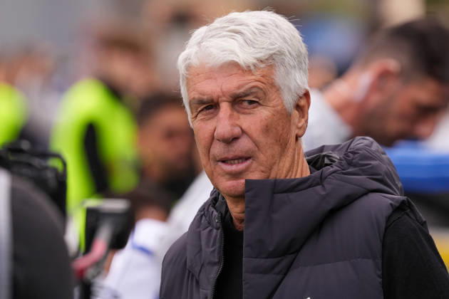 IPA89559584 - Gian Piero Gasperini, head coach of AS Roma, during the Italian Serie A soccer match between Como 1907 and AS Roma at Stadio Giuseppe Sinigaglia in Como, Italy, on October 11, 2026 Copyright: xAlessioxMorgese IPAxSportx xx IPA89559584