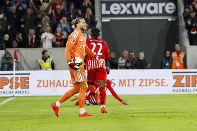 Loris Karius (FC Schalke, 01) nach dem 2:1 , Deutschland, Fussball, 1. Bundesliga, 5.Spieltag, 2026 2027, SC Freiburg vs. FC Schalke 04, 11.10.2026, Freiburg im Breisgau Europa-Park Stadion Deutschland Copyright: xGrantxHubbsx