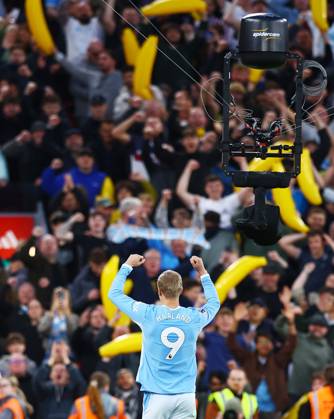 Erling Haaland of Manchester City celebrates at the end of the match Liverpool v Manchester City, Premier League, Football, Anfield, Liverpool, UK - 11 Oct 2026Liverpool Anfield United Kingdom EDITORIAL USE ONLY No use with unauthorised audio, video, data, fixture lists, club league logos or live services. Online in-match use limited to 120 images, no video emulation. No use in betting, games or single club league player publications. Copyright: xMattxWest Shutterstockx 17210728af