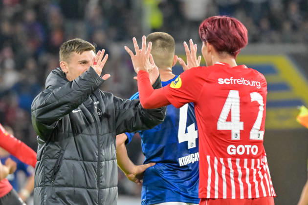 Keisuke Goto (SC Freiburg, 42) und Yannik Engelhardt (SC Freiburg, 16) jubeln. GER, SC Freiburg vs Schalke 04, Fussball, Bundesliga, 5. Spieltag, Saison 2026 2027, 11.10.2026 DFL DFB REGULATIONS PROHIBIT ANY USE OF PHOTOGRAPHS AS IMAGE SEQUENCES AND OR QUASI-VIDEO GER, SC Freiburg vs Schalke 04, Fussball, Bundesliga, 5. Spieltag, Saison 2026 2027, 11.10.2026 Freiburg Copyright: xEibner-Pressefotox EP_THS
