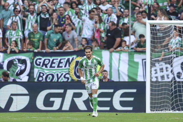 ESP: Real Betis - CA Osasuna. La Liga EA Sports. Matchday 8. Abde Ezzalzouli of Real Betis during the La Liga EA Sports match between Real Betis and CA Osasuna played at La Cartuja Stadium on Oct 11, 2026 in Sevilla, Spain. kpng Copyright: xAntonioxPozox xPRESSINPHOTOx AP_2627_BET_OSA_019