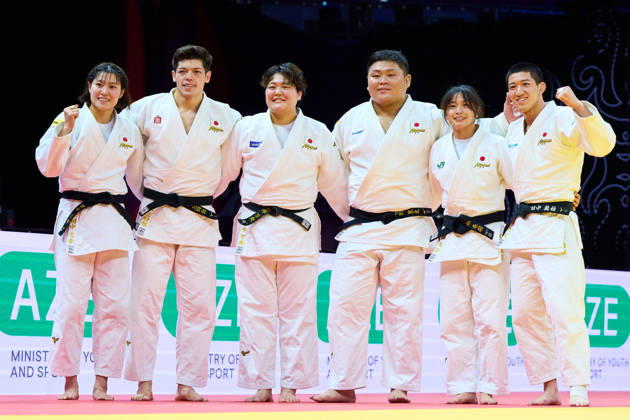 Japan team group, Mannschaftsbild, Totale (JPN), OCTOBER 11, 2026 -Judo : World Judo Championships BAKU2026 Mixed teams Final match at National Gymnastics Arena in Baku, Azerbaijan.  aflo_355108706 KenxAsakurax