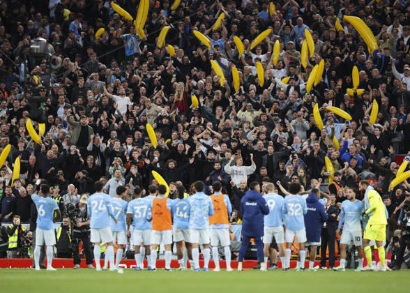 Liverpool v Manchester City, FA Premier League 11.10.26 Liverpool v Manchester City, FA Premier League Bradley Ormesher The Times Man City Fans applaud their Players at end of the match  Copyright: xBradleyxOrmesherx NINTCHDBPICT001115027771
