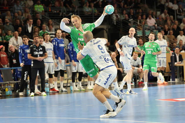 11.10.2026, xBHAx, Handball, Opel HBL, Saison 2026 2027, 1.HBL, Füchse Berlin - TBV Lemgo Lippe, Max-Schmeling-Halle: Mathias Gidsel (Füchse Berlin, 19) gegen Christian O Sullivan (TBV Lemgo Lippe, 9) im Angriff Berlin Deutschkand