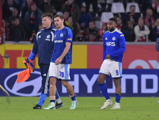 11.10.2026, xblx, Fussball 1.Bundesliga, SC Freiburg - FC Schalke 04 v.l. Schalke enttäuscht, enttaeuscht schauend, dissapointed, Enttäuschung, Enttaeuschung (DFL DFB REGULATIONS PROHIBIT ANY USE OF PHOTOGRAPHS as IMAGE SEQUENCES and or QUASI-VIDEO) Freiburg
