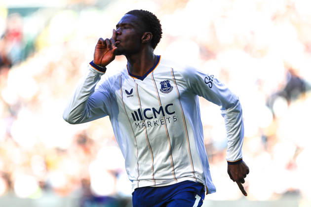 KINGSTON UPON HULL, ENGLAND, OCTOBER 11: Thierno Barry of Everton FC celebrates scoring his teams second goal during a Premier League 2026-27 match between Hull City and Everton FC at the MKM Stadium on October 11, 2026 in Kingston Upon Hull, England. (Photo by Zach Forster Sports Press Photo) Copyright: xZachxForster SportsxPressxPhotox Sportspressphoto_SPR252531