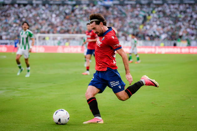 ESP: LaLiga EA Sports Real Betis v CA Osasuna Moi Gomez of Osasuna Abel Bretones of Osasuna during LaLiga EA Sports match between Real Betis v CA Osasuna played at Benito Villamarin Stadium, Seville on October 11 2026 in Spain Spain Soccer Copyright: xAgenciaxLOFx