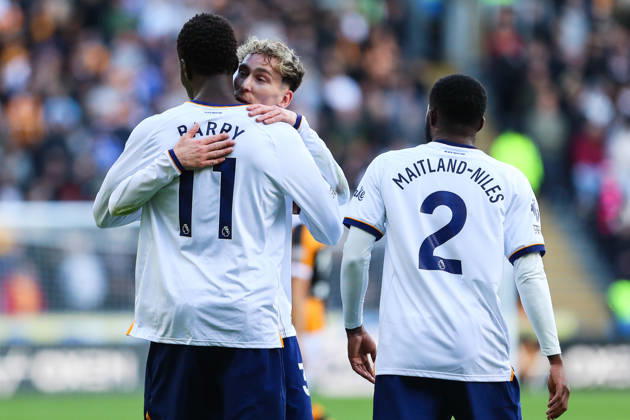 KINGSTON UPON HULL, ENGLAND, OCTOBER 11: Thierno Barry (L) celebrates scoring his teams second goal with James Garner (R) of Everton FC during a Premier League 2026-27 match between Hull City and Everton FC at the MKM Stadium on October 11, 2026 in Kingston Upon Hull, England. (Photo by Zach Forster Sports Press Photo) Copyright: xZachxForster SportsxPressxPhotox Sportspressphoto_SPR252532