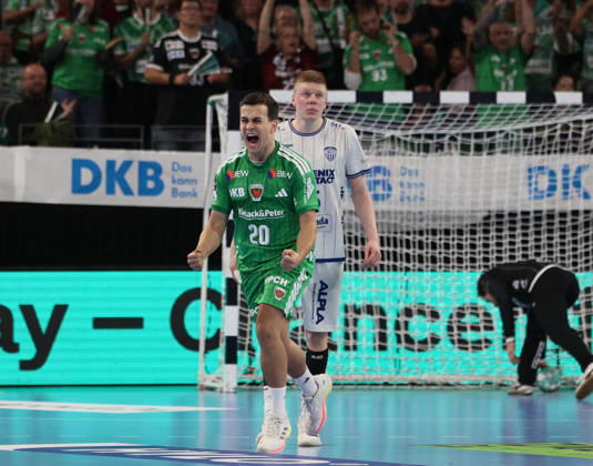 GER HBL Saison 2026 2027 FÜCHSE Berlin vs. TBV Lemgo, 11.10.26, MAX-SCHMELING-HALLE, Berlin, Tim FREIHÖFER (Füchse Berlin 20) jubelt über erfolgreich verwandelten Strafwurf, Emotion, Schrei, Faust