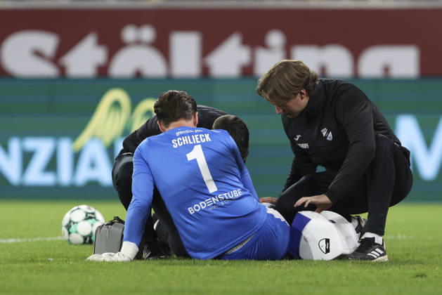 Torwart Timo Schlieck (SC Verl) liegt verletzt am Boden waehrend des Spiels der 3. Liga zwischen Fortuna Duesseldorf und SC Verl, Merkur Spiel-Arena am 11. October 2026 in Duesseldorf, Deutschland. (Foto von Oliver Kaelke DeFodi Images) +++ Torwart Timo Schlieck (SC Verl) injured on the ground during the 3. Liga match between Fortuna Duesseldorf and SC Verl at Merkur Spiel-Arena on October 11, 2026 in Dusseldorf, Germany. (Photo by Oliver Kaelke DeFodi Images) DFB DFL REGULATIONS PROHIBIT ANY USE OF PHOTOGRAPHS AS IMAGE SEQUENCES AND OR QUASI-VIDEO. (Photo by Oliver Kaelke DeFodi Images) -