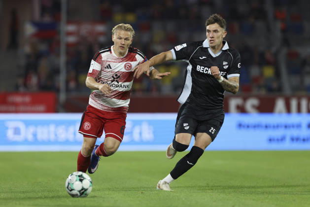 Andreas Mueller (Fortuna Duesseldorf) und Tim Heike (SC Verl) im Zweikampf waehrend des Spiels der 3. Liga zwischen Fortuna Duesseldorf und SC Verl, Merkur Spiel-Arena am 11. October 2026 in Duesseldorf, Deutschland. (Foto von Oliver Kaelke DeFodi Images) +++ Andreas Mueller (Fortuna Duesseldorf) und Tim Heike (SC Verl) battle for the ball during the 3. Liga match between Fortuna Duesseldorf and SC Verl at Merkur Spiel-Arena on October 11, 2026 in Dusseldorf, Germany. (Photo by Oliver Kaelke DeFodi Images) DFB DFL REGULATIONS PROHIBIT ANY USE OF PHOTOGRAPHS AS IMAGE SEQUENCES AND OR QUASI-VIDEO. (Photo by Oliver Kaelke DeFodi Images) -