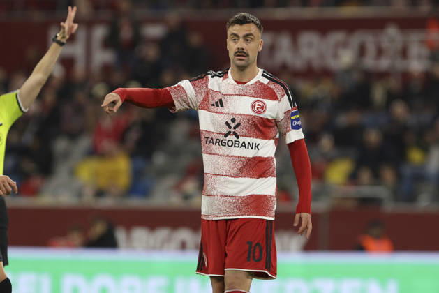 Philipp Foerster (Fortuna Duesseldorf) gestikuliert, Gestik waehrend des Spiels der 3. Liga zwischen Fortuna Duesseldorf und SC Verl, Merkur Spiel-Arena am 11. October 2026 in Duesseldorf, Deutschland. (Foto von Oliver Kaelke DeFodi Images) +++ Philipp Foerster (Fortuna Duesseldorf) gestures during the 3. Liga match between Fortuna Duesseldorf and SC Verl at Merkur Spiel-Arena on October 11, 2026 in Dusseldorf, Germany. (Photo by Oliver Kaelke DeFodi Images) DFB DFL REGULATIONS PROHIBIT ANY USE OF PHOTOGRAPHS AS IMAGE SEQUENCES AND OR QUASI-VIDEO. (Photo by Oliver Kaelke DeFodi Images) -