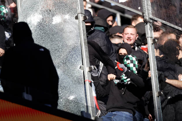 FANS Gladbach Hochrisiko Spiel in Koeln DFL Fussball Bundesliga Saison 2026 - 2027 Spiel 1.FC Koeln - Borussia Moenchengladbach 2 : 1 am 11. 10 . 2026 in Koeln DFL REGULATIONS PROHIBIT ANY USE OF PHOTOGRAPHS as IMAGE SEQUENCES and or QUASI-VIDEO Copyright: xLacixPerenyix