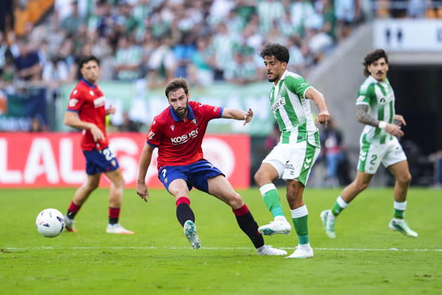 October 11, 2026, Sevilla, Sevilla, Spain: Jon Moncayola of CA Osasuna and Pablo Fornals of Real Betis Balompie in action during the Spanish league, LaLiga EA Sports, football match played between Real Betis and CA Osasuna at La Cartuja stadium on October 11, 2026, in Sevilla, Spain. Real Betis V CA Osasuna - LaLiga EA Sports  - ZUMAa181 20261011_zaa_a181_258 Copyright: xJoaquinxCorcherox