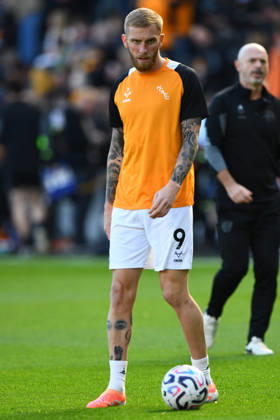 Hull City v Everton, Premier League Hull City forward Oliver McBurnie (9) warms up before the Premier League match between Hull City and Everton at the MKM Stadium, Kingston upon Hull, UK on 11 October 2026. Kingston upon Hull MKM Stadium East Riding of Yorkshire UK Editorial use only DataCo restrictions apply See www.football-dataco.com , Copyright: xIanxLyallx PSI-24983-0152