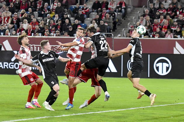 Tim Oberdorf (Duesseldorf 15) erzielt das Tor zum 1:0 11.10.2026 ¢ Fussball ¢ Fortuna Duesseldorf vs SC Verl, Merkur Spiel-Arena, Duesseldorf, DFB DFL REGULATIONS PROHIBIT ANY USE OF PHOTOGRAPHS AS IMAGE SEQUENCES AND OR QUASI-VIDEO