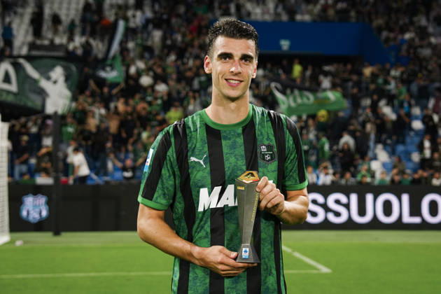 Sassuolo™s Cas Odenthal Panini Player of the match at the end of the Serie A soccer match between Sassuolo and Milan at the Mapei Stadium in Reggio Emilia, north Italy - Sunday, October 11, 2026 - Copyright: xMassimoxPaolone LaPressex