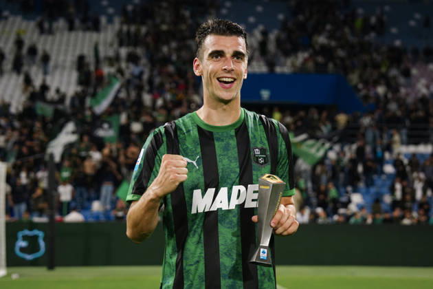 Sassuolo™s Cas Odenthal Panini Player of the match at the end of the Serie A soccer match between Sassuolo and Milan at the Mapei Stadium in Reggio Emilia, north Italy - Sunday, October 11, 2026 - Copyright: xMassimoxPaolone LaPressex