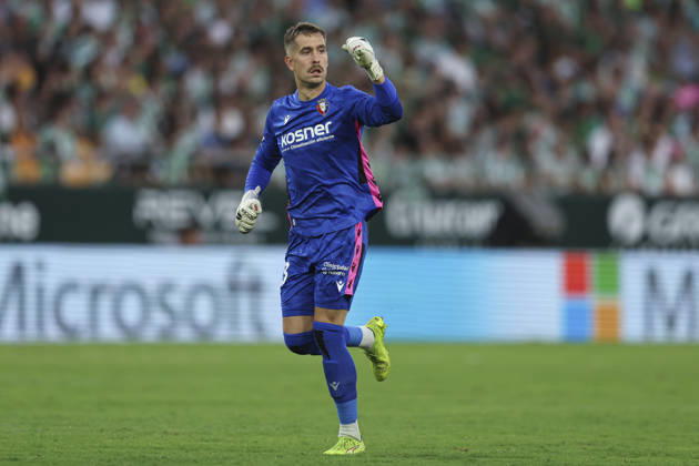 ESP: Real Betis - CA Osasuna. La Liga EA Sports. Matchday 8. Aitor Fernandez of CA Osasuna during the La Liga EA Sports match between Real Betis and CA Osasuna played at La Cartuja Stadium on Oct 11, 2026 in Sevilla, Spain. kpng Copyright: xAntonioxPozox xPRESSINPHOTOx AP_2627_BET_OSA_042