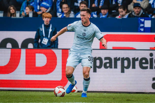 Bochum, Deutschland 11. Oktober 2026: 2. Bundesliga - 2026 2027 - 7. Spieltag - VfL Bochum 1848 gegen DSC Arminia Bielefeld Im Bild: Marius Wörl Woerl (DSC) am Ball DFL DFB regulations prohibit any use of photographs as image sequences and or quasi-video. Vonovia Ruhrstadion Nordrhein Westfalen Copyright: xFotostandx xGraebex