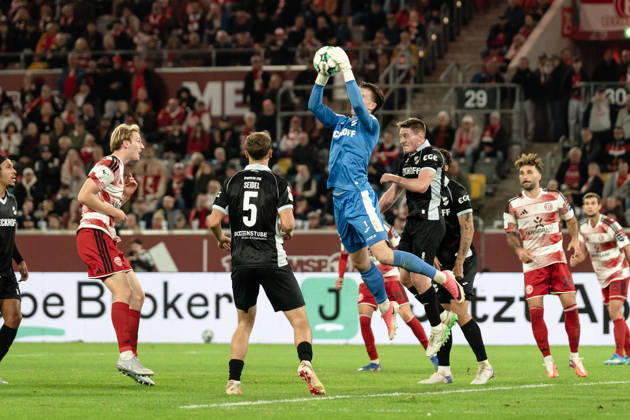 Deutschland: 3. Liga 2026 2027 Fortuna Düsseldorf vs. SC Verl 8. Spieltag 12.10.2026 Merkur Spiel-Arena (Nordrhein-Westfalen) Timo Schlieck (SC Verl, 1) Copyright: xCelinaxLeiersx