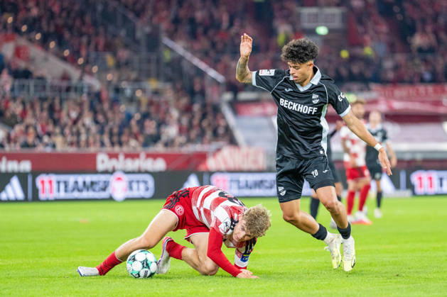 Elias Arden (Fortuna Düsseldorf, 38) am Boden im Zweikampf mit Andre Leipold (SC Verl, 20) Fortuna Duesseldorf vs. SC Verl, Fussball, 3.Liga, 8.Spieltag, Saison 2026 27, 12.10.2026, DFL REGULATIONS PROHIBIT ANY USE OF PHOTOGRAPHS AS IMAGE SEQUENCES AND OR QUASI-VIDEO, Fortuna Duesseldorf vs. SC Verl, Fussball, 3.Liga, 8.Spieltag, Saison 2026 27, 12.10.2026 Düsseldorf Copyright: xEibner-Pressefoto LukasxBaldygax EP_LBA