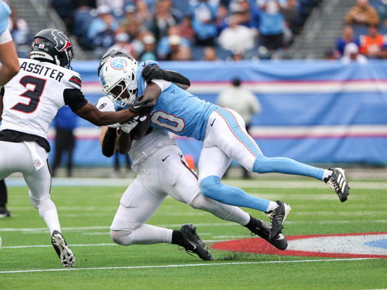 Oct 11, 2026; Nashville, TN, USA; Tennessee Titans wide receiver Calvin Ridley (0) tackled by Houston Texans linebacker Jake Hansen (35) during the NFL, American Football Herren, USA regular season game between the Houston Texans and Tennessee Titans at Nissan Stadium. Mandatory Credit: -Cal Media NFL 2026: Texans Vs Titans OCT 11  - ZUMAc04_ 20261011_zma_c04_042 Copyright: xStephenxFurstx