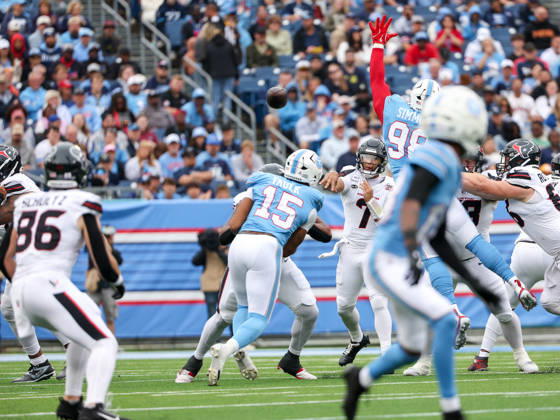 Oct 11, 2026; Nashville, TN, USA; Houston Texans quarterback C.J. Stroud (7) passes the ball as Tennessee Titans defensive tackle Jeffery Simmons (98) tries to swat it down during the NFL, American Football Herren, USA regular season game between the Houston Texans and Tennessee Titans at Nissan Stadium. Mandatory Credit: -Cal Media NFL 2026: Texans Vs Titans OCT 11 - ZUMAc04_ 20261011_zma_c04_046 Copyright: xStephenxFurstx