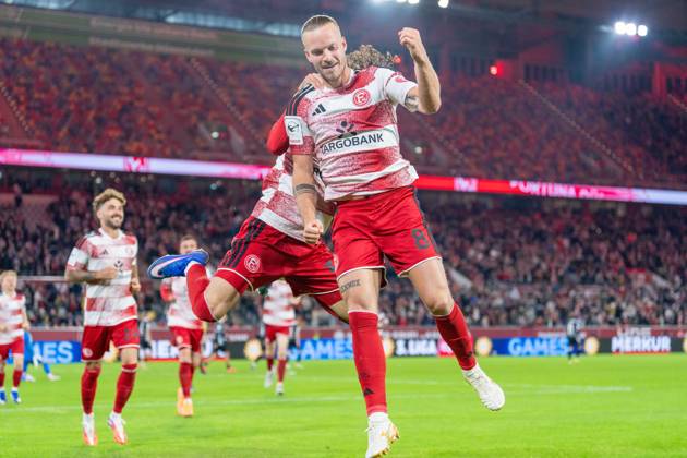 Jorrit Hendrix (Fortuna Düsseldorf, 08) jubelsprung nach dem 2:1, Anas Slimani (Fortuna Düsseldorf, 34) haengt an ihm Fortuna Duesseldorf vs. SC Verl, Fussball, 3.Liga, 8.Spieltag, Saison 2026 27, 12.10.2026, DFL REGULATIONS PROHIBIT ANY USE OF PHOTOGRAPHS AS IMAGE SEQUENCES AND OR QUASI-VIDEO, Fortuna Duesseldorf vs. SC Verl, Fussball, 3.Liga, 8.Spieltag, Saison 2026 27, 12.10.2026 Düsseldorf Copyright: xEibner-Pressefoto LukasxBaldygax EP_LBA