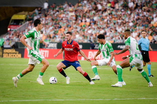 ESP: LaLiga EA Sports Real Betis v CA Osasuna Raul Garcia of Osasuna during LaLiga EA Sports match between Real Betis v CA Osasuna played at Benito Villamarin Stadium, Seville on October 11 2026 in Spain Spain Soccer Copyright: xAgenciaxLOFx