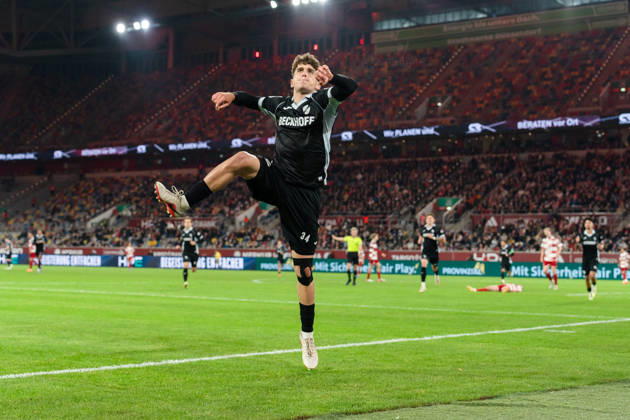 Deutschland: 3. Liga 2026 2027 Fortuna Düsseldorf vs. SC Verl 8. Spieltag 12.10.2026 Merkur Spiel-Arena (Nordrhein-Westfalen) Tor zum 2:2 durch Janne Berner (SC Verl, 34) Jubel Freude Emotionen Torjubel Copyright: xCelinaxLeiersx