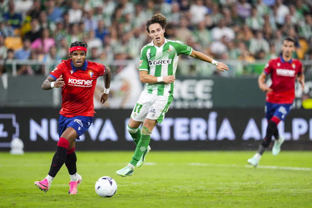 October 11, 2026, Sevilla, Sevilla, Spain: Valentin Rosier of CA Osasuna and Rodrigo Riquelme of Real Betis Balompie in action during the Spanish league, LaLiga EA Sports, football match played between Real Betis and CA Osasuna at La Cartuja stadium on October 11, 2026, in Sevilla, Spain. Sevilla Spain - ZUMAa181 20261011_zaa_a181_309 Copyright: xJoaquinxCorcherox
