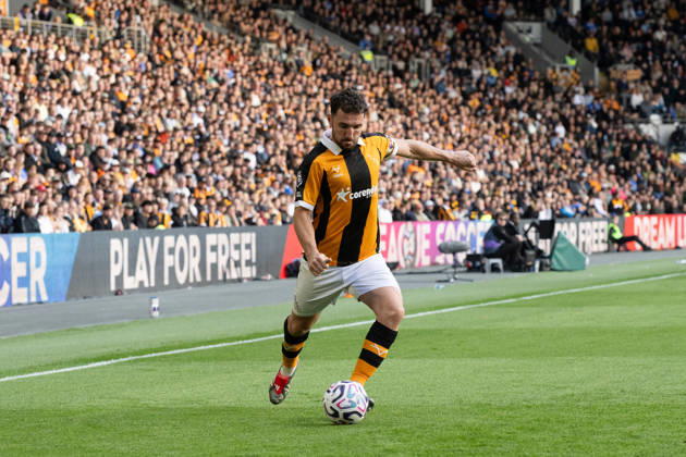 Hull City v Everton Premier League Lewis Coyle of Hull City during the Premier League match between Hull City and Everton at the MKM Stadium, Hull. 11 10 2026 UK Newspapers OUT Copyright: xMattxWilkinsonx FIL-24041-0214