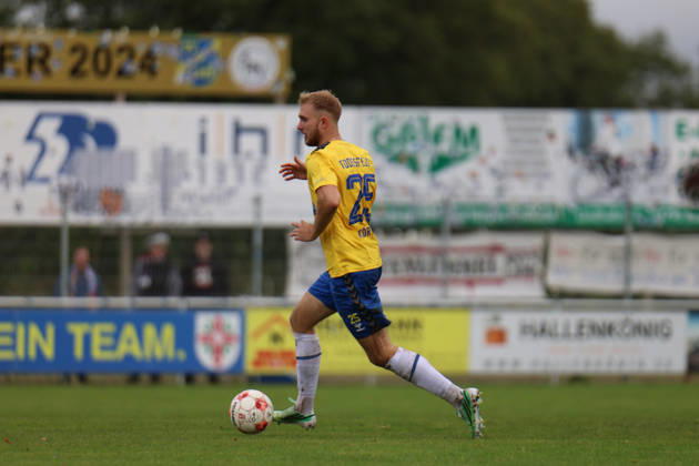 Fußball I Herren I Saison 2026-2027 I Regionalliga Nord I 13. Spieltag I SV Todesfelde - SC Weiche Flensburg I 11.10.2026 Tyler Körting (25, SV Todesfelde) Todesfelde Joda-Sportpark Schleswig Holstein Deutschland Copyright: xLobeca FabianxLamprechtx