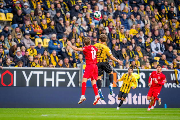 Kopfballduell zwischen Tim Kloss (FC Viktoria Koeln, 18) und Mika Schroers (Alemannia Aachen, 27) TSV Alemannia Aachen vs. FC Viktoria Koeln, Fussball, 3. Liga, 8. Spieltag, Saison 2026 2027, 11.10.2026 DFB REGULATIONS PROHIBIT ANY USE OF PHOTOGRAPHS AS IMAGE SEQUENCES AND OR QUASI-VIDEO TSV Alemannia Aachen vs. FC Viktoria Koeln, Fussball, 3. Liga, 8. Spieltag, Saison 2026 2027, 11.10.2026 Aachen Copyright: xEibner-Pressefoto J.xDerondeaux EP_JDU